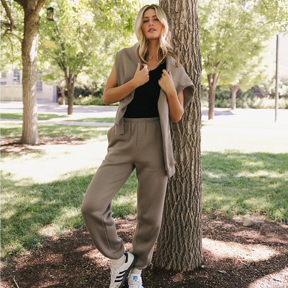 NWT Cozy Earth Ibony Matching Sweatshirt and Sweatpants